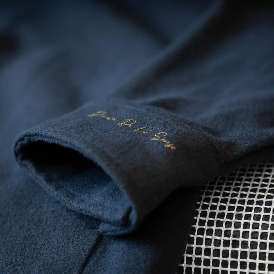 Sustainable Donce de la Sense signature overshirt in navy blue, handprinted in Sweden, designed for winter layering in exclusive Stockholm style.